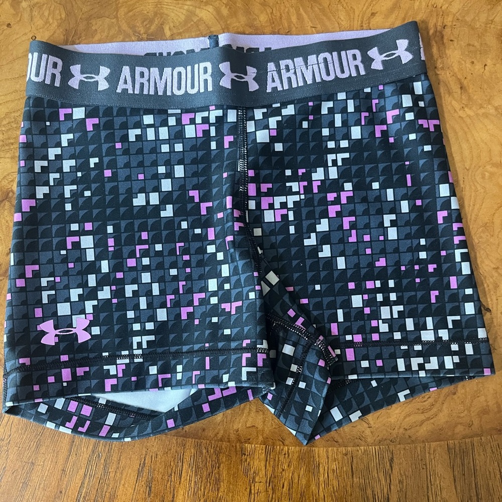 women’s under armor compression shorts / Nike Pros